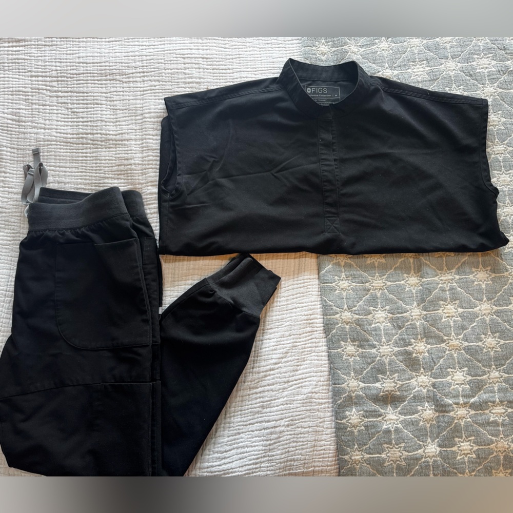 FIGS technical collection Rafaela top and jogger pants. Both size medium